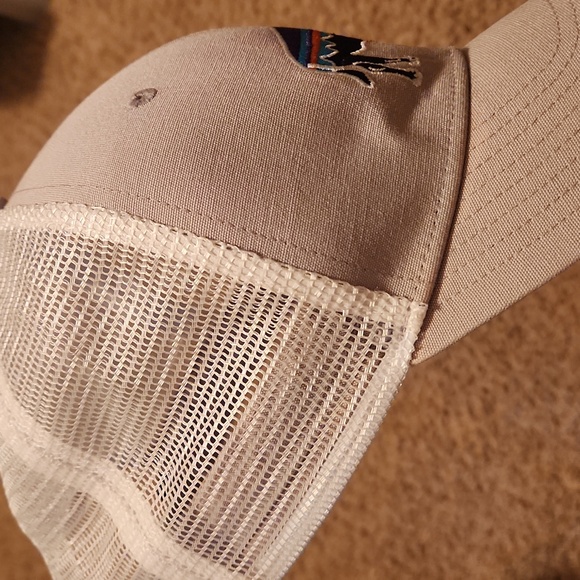 Patagonia White And Gray Mesh Cap With Colorful Buffalo - Picture 3 of 10